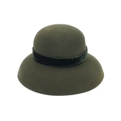 Chapéus de lã verde-escuro